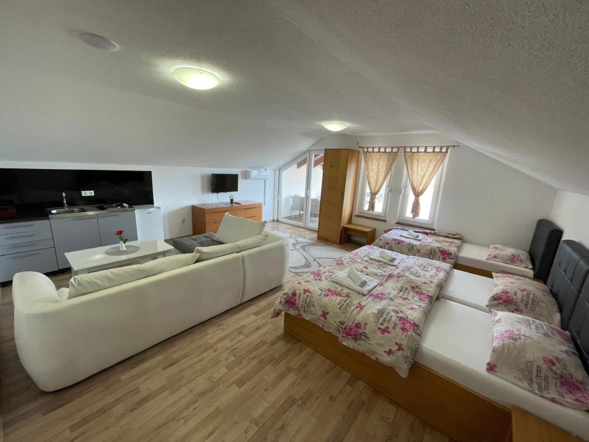 Villa Maja Bihać Exteriör bild