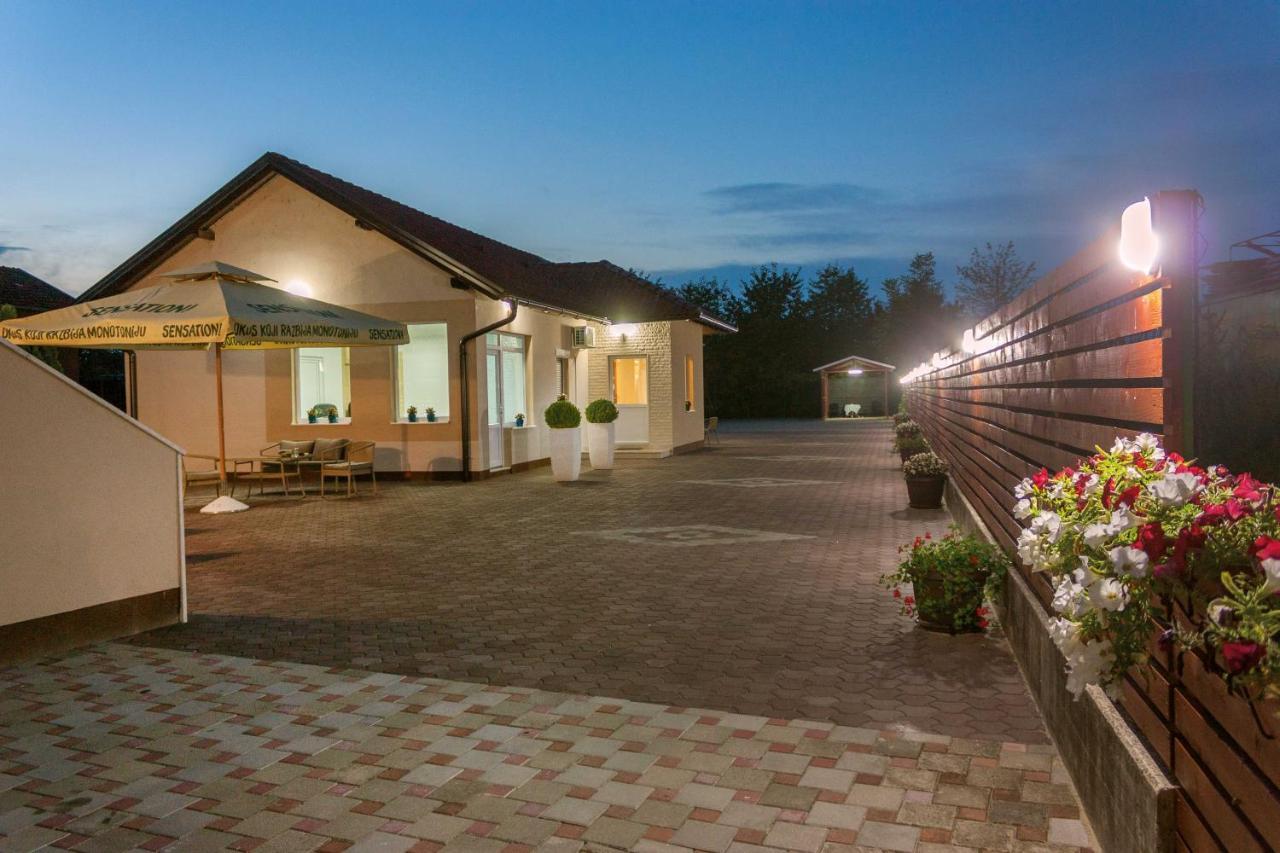 Villa Maja Bihać Exteriör bild